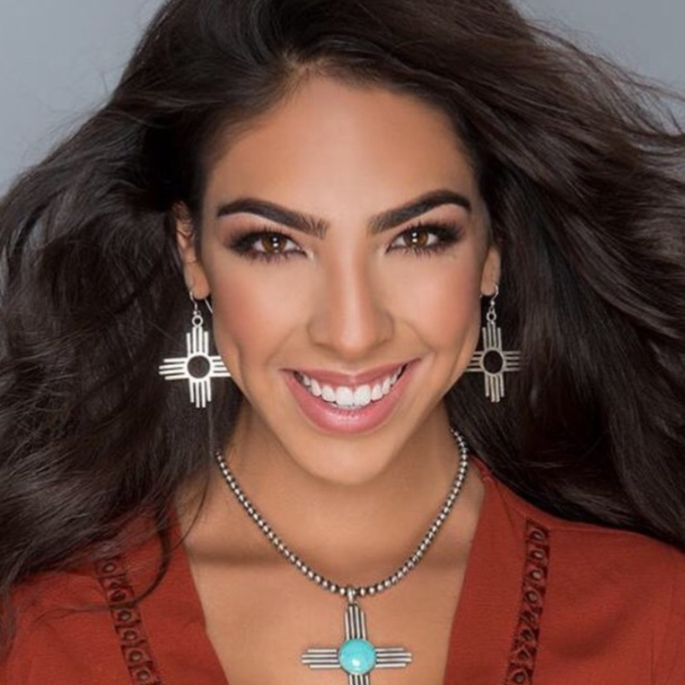 Meet your Posher, Candace